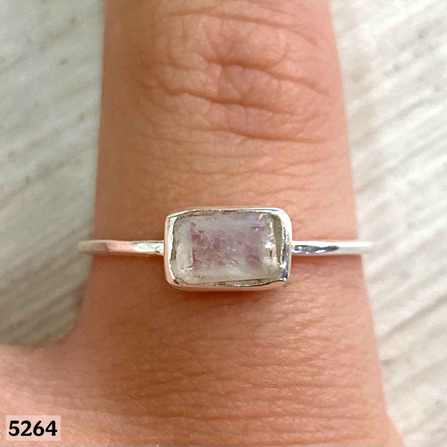 17 AN 05264 RECTANGULAR PIEDRA LUNAR